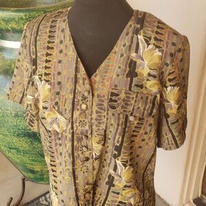 Christie & Jill short sleeve button front blouse